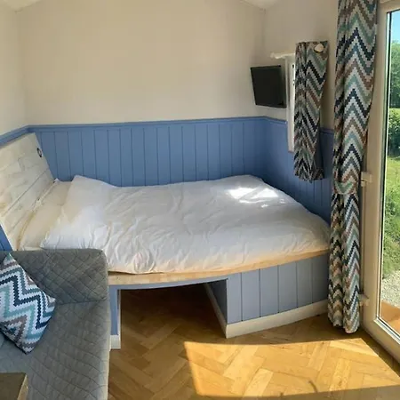 Apple Tree Hut Apartment Tenby Exterior photo