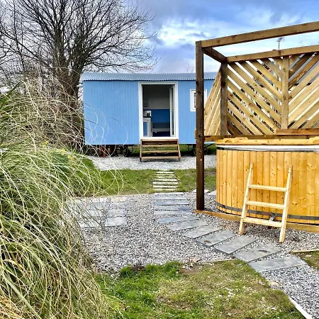 Apple Tree Hut Apartment Tenby Exterior photo